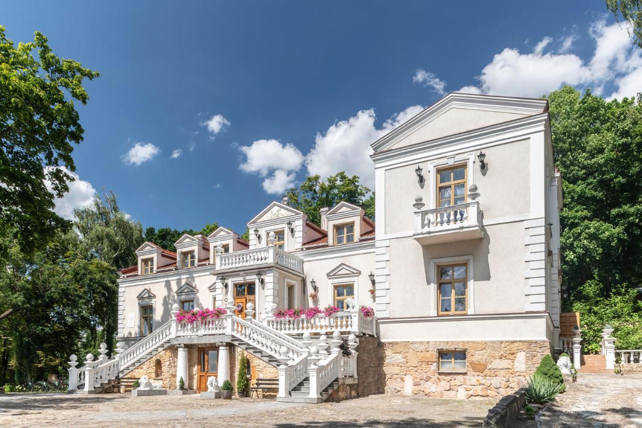 Palac Tarnowskich Hotel & Restauracja & Spa Ostrowiec Świętokrzyski Exteriör bild