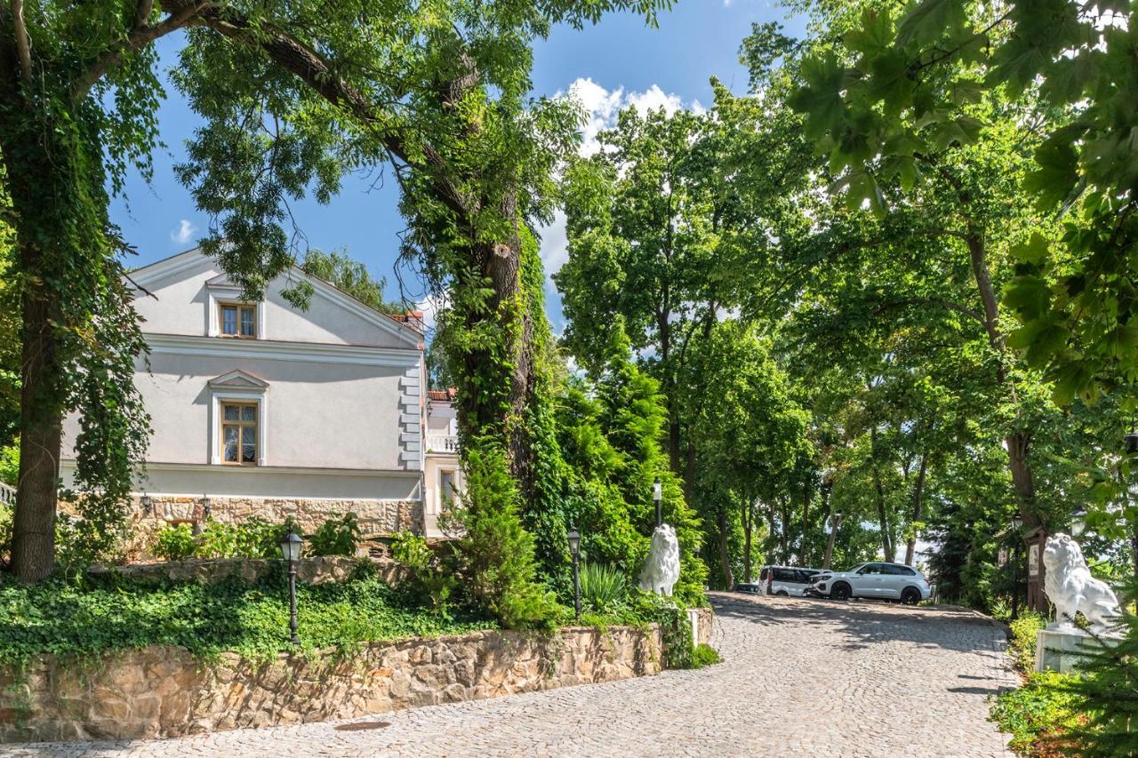 Palac Tarnowskich Hotel & Restauracja & Spa Ostrowiec Świętokrzyski Exteriör bild