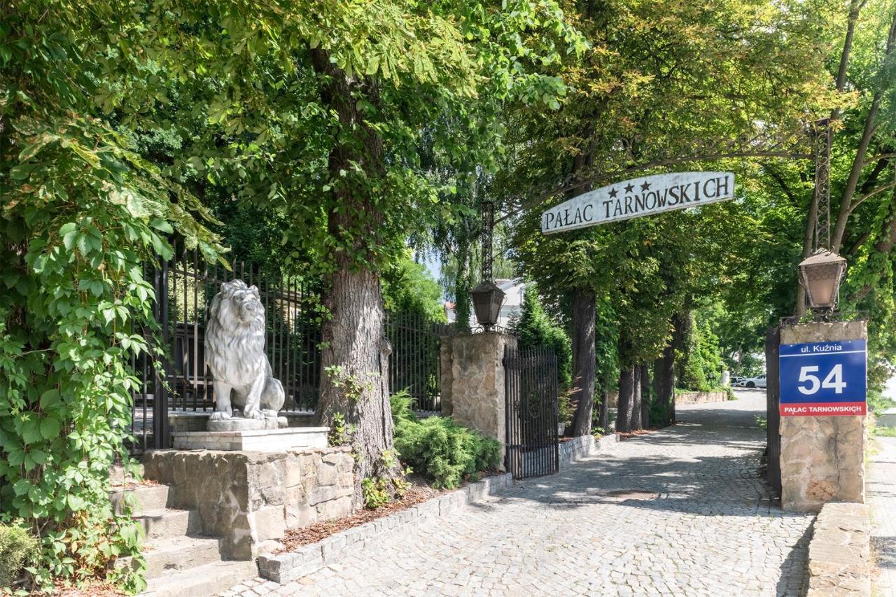 Palac Tarnowskich Hotel & Restauracja & Spa Ostrowiec Świętokrzyski Exteriör bild