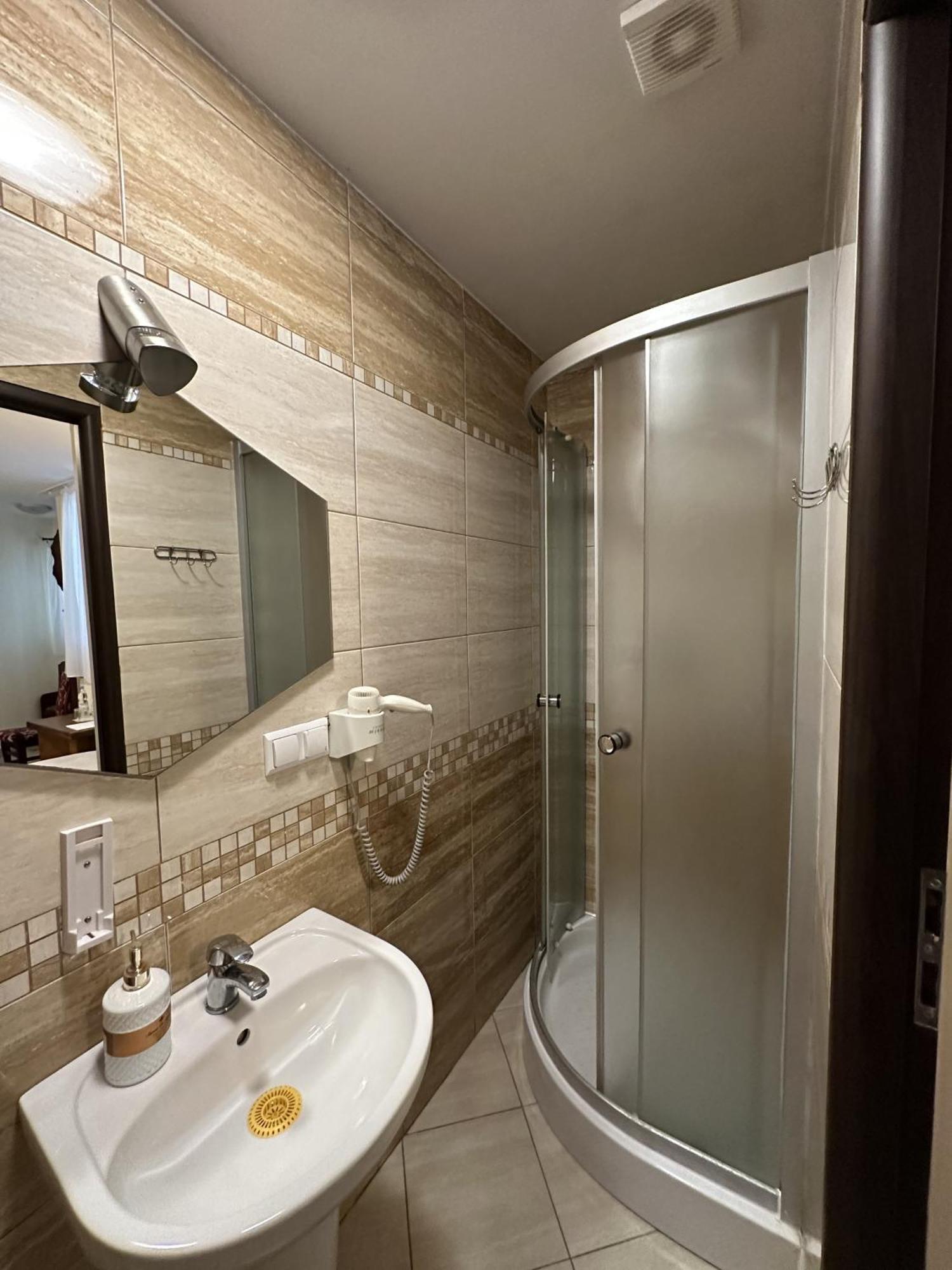 Palac Tarnowskich Hotel & Restauracja & Spa Ostrowiec Świętokrzyski Exteriör bild